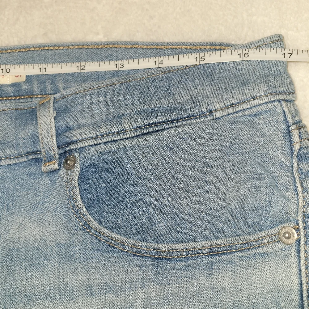 Levis levi jean